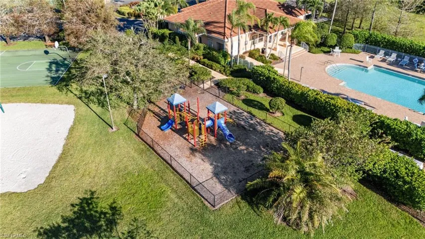 750  Waterloo  CT, Naples, FL 34120