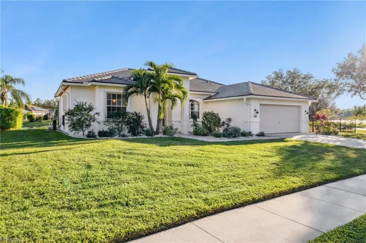 750  Waterloo  CT, Naples, FL 34120