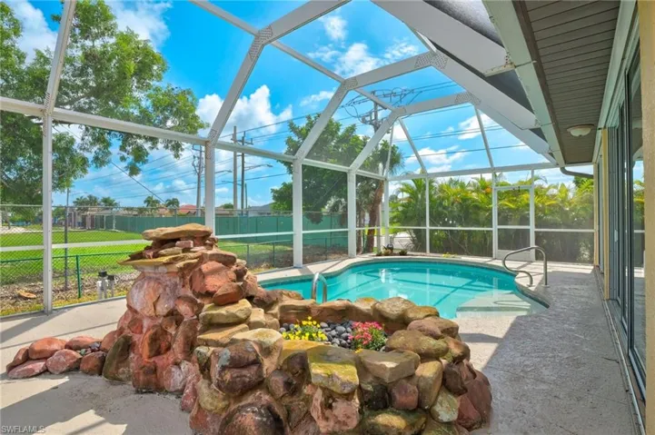 2001 SW 32nd  ST, Cape Coral, FL 33914