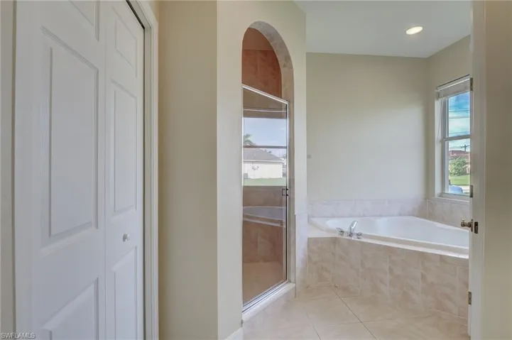 2001 SW 32nd  ST, Cape Coral, FL 33914