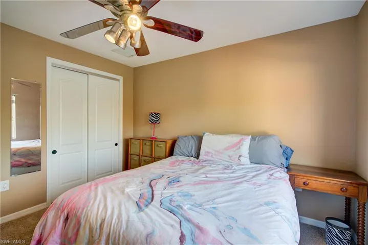Another good sized bedroom