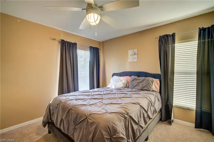 Another good sized bedroom