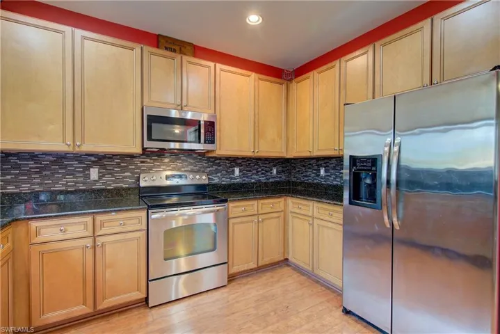 All stainless steel appliances, including a self cleaning oven
