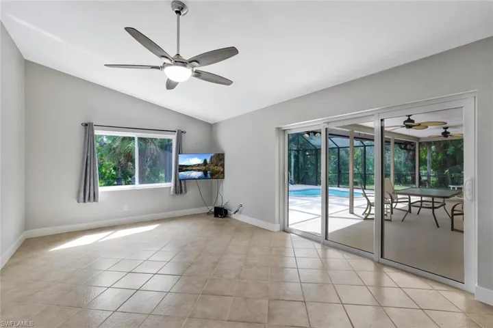 15951  Dorth  CIR, Fort Myers, FL 33908