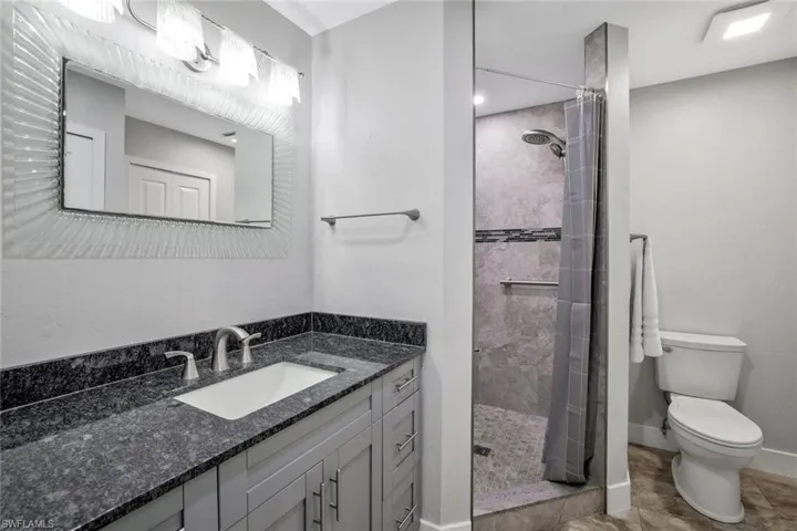 15951  Dorth  CIR, Fort Myers, FL 33908