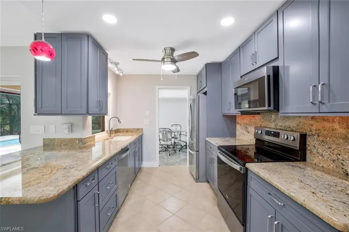 Beautiful kitchen with soft close cabinets and doors.
