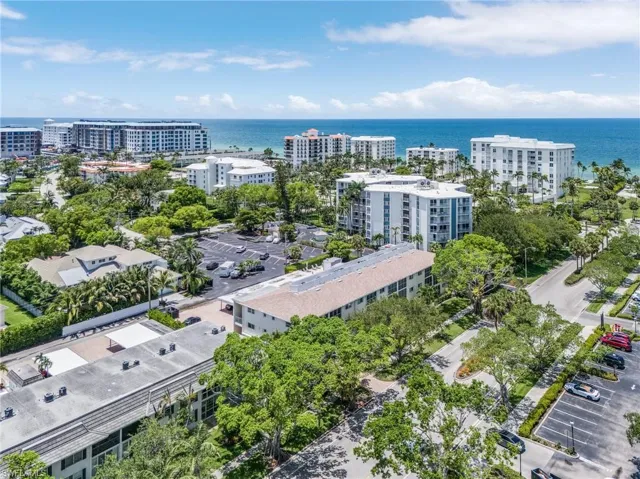 234  Banyan  BLVD, Naples, FL 34102
