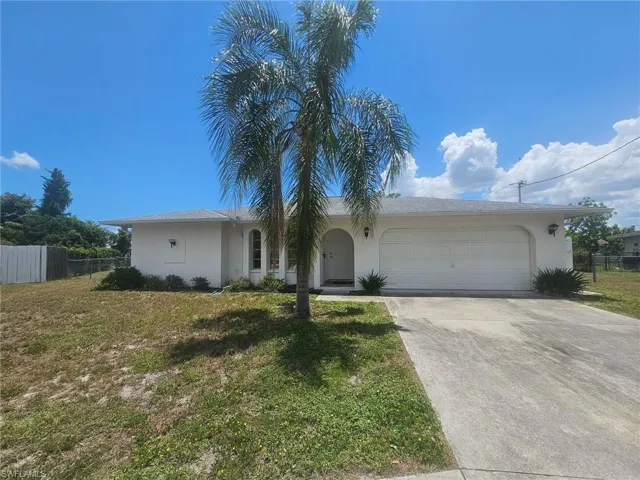 5989 Hillyer Ct W, North Fort Myers, Florida 33903