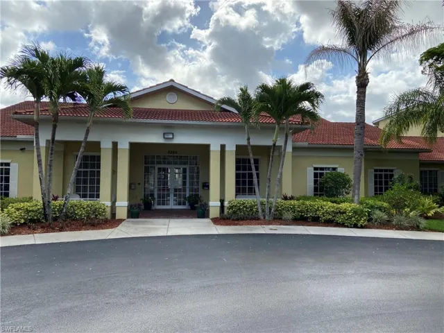 8274  Key Royal  CIR, Naples, FL 34119
