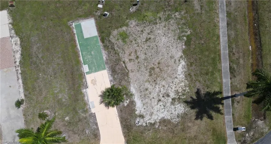 105 Oak Ln, Fort Myers, Florida 33908