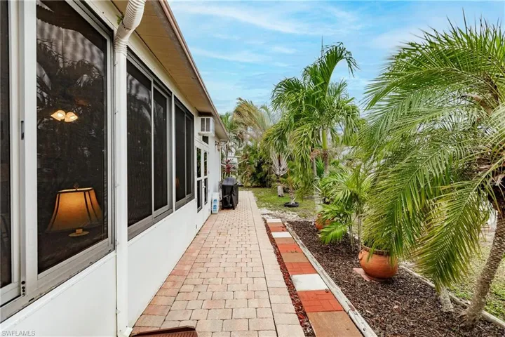 27482  Pauline  DR, Bonita Springs, FL 34135