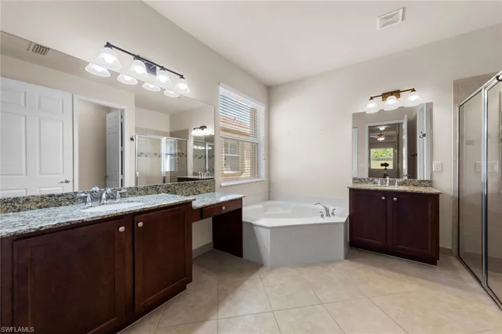 11216  Sparkleberry  DR, Fort Myers, FL 33913