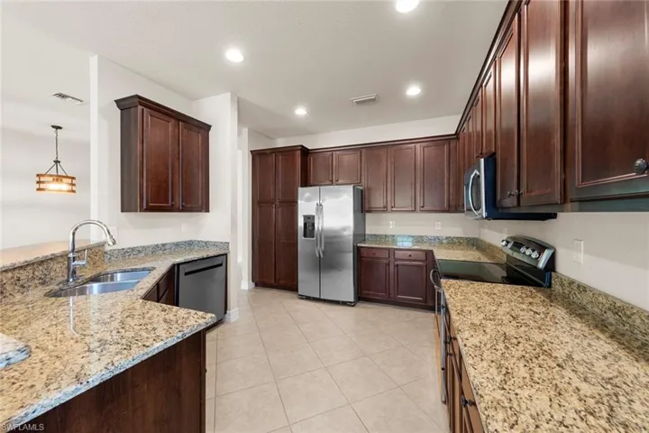 11216  Sparkleberry  DR, Fort Myers, FL 33913