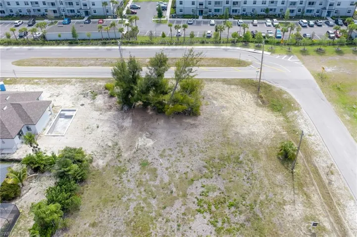 801 SW 2nd  TER, Cape Coral, FL 33991