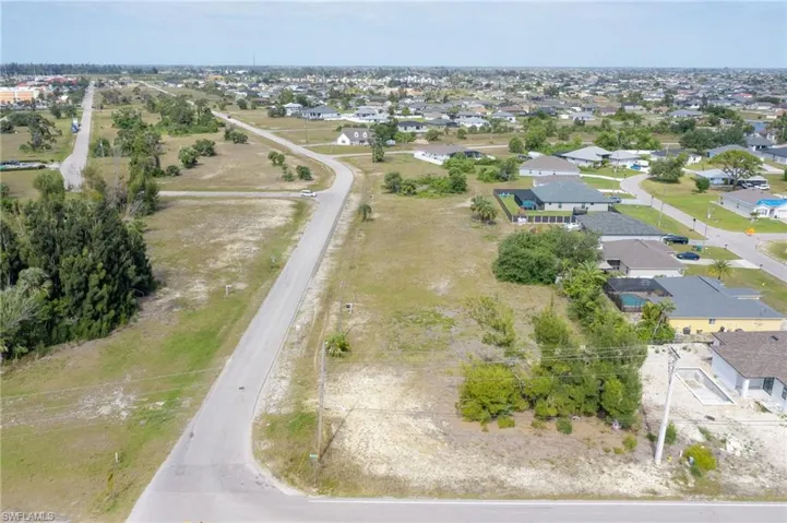 801 SW 2nd  TER, Cape Coral, FL 33991