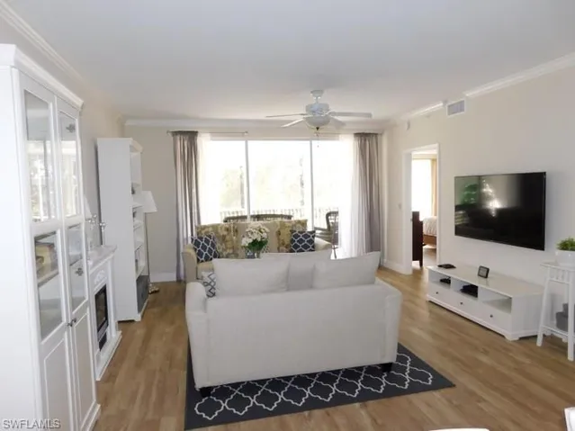 7655 Pebble Creek Cir 302, Naples, Florida 34108