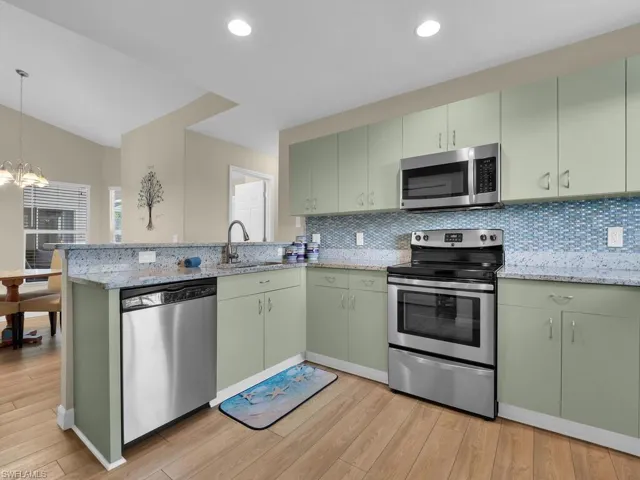 Custom Glass Tile Backsplash