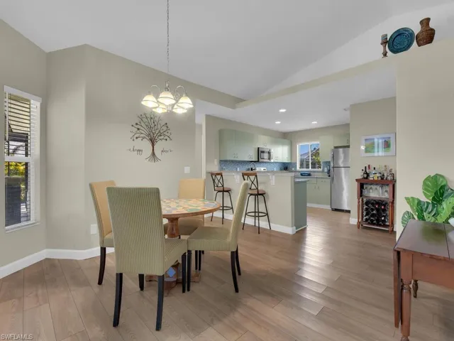 Dining Area & Kitchen