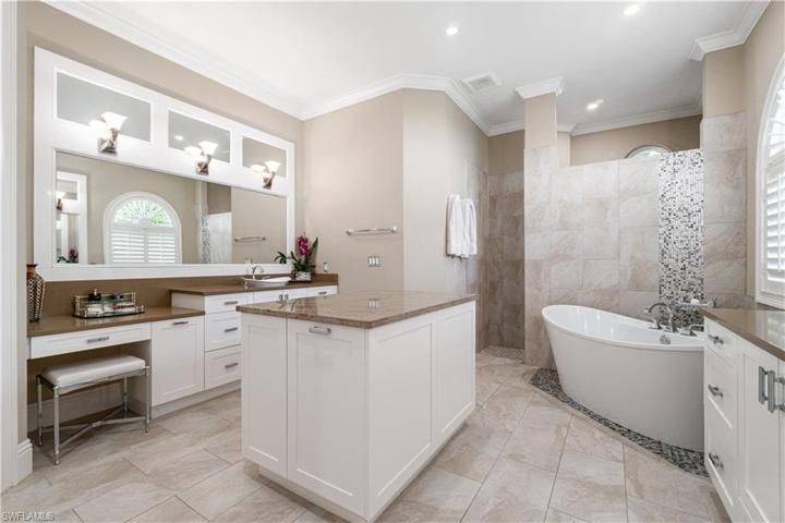 15286  Burnaby  DR, Naples, FL 34110