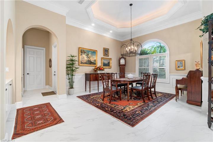 15286  Burnaby  DR, Naples, FL 34110