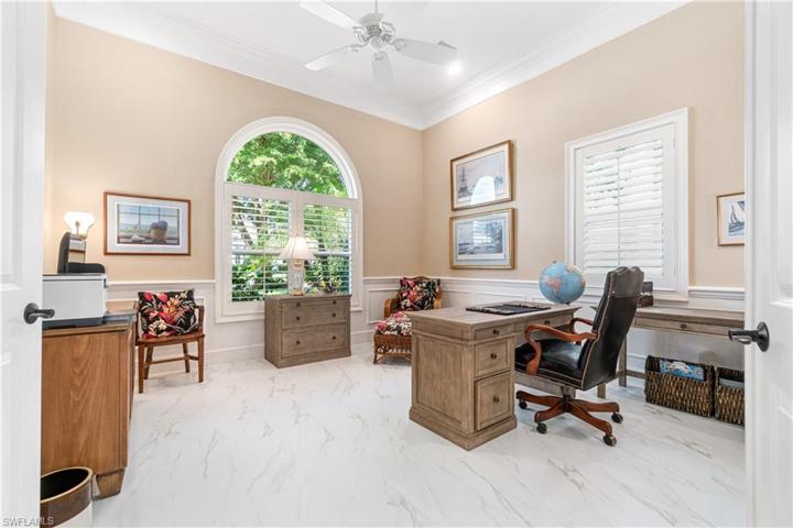 15286  Burnaby  DR, Naples, FL 34110