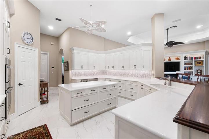 15286  Burnaby  DR, Naples, FL 34110