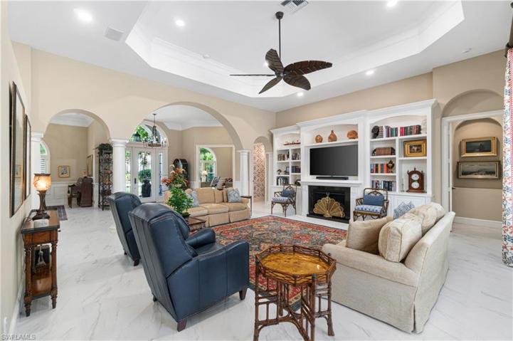 15286  Burnaby  DR, Naples, FL 34110