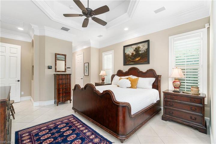 15286  Burnaby  DR, Naples, FL 34110