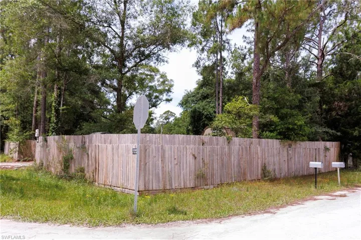 9113 Garetta Ave, Webster, Florida 33597