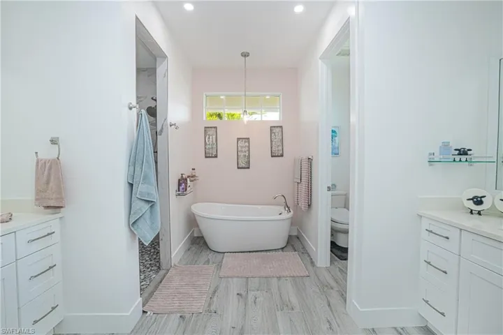 1244 Nw 37th Ave, Cape Coral, Florida 33993