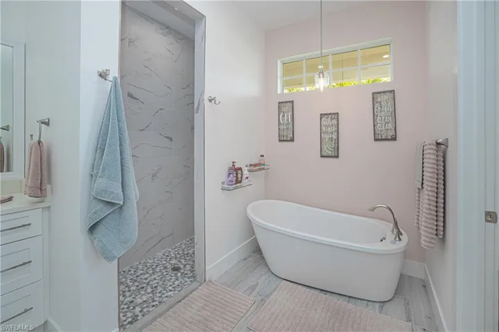1244 Nw 37th Ave, Cape Coral, Florida 33993