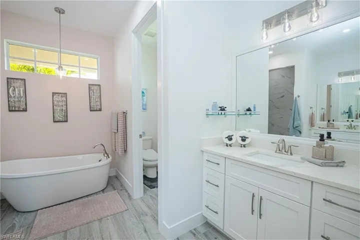 1244 Nw 37th Ave, Cape Coral, Florida 33993