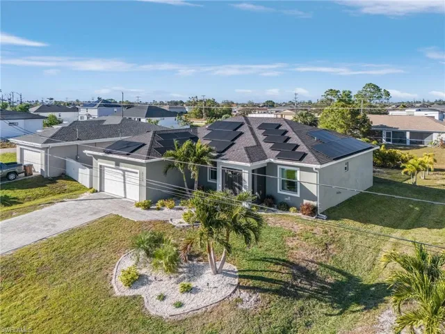 Birds eye view of property