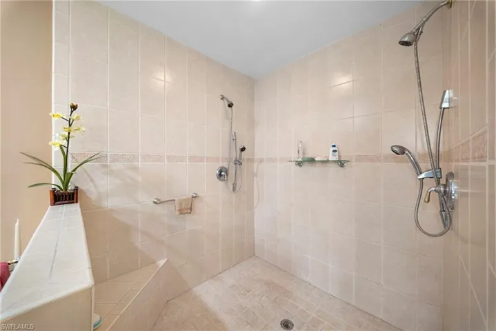 730 Waterford Dr 204, Naples, Florida 34113