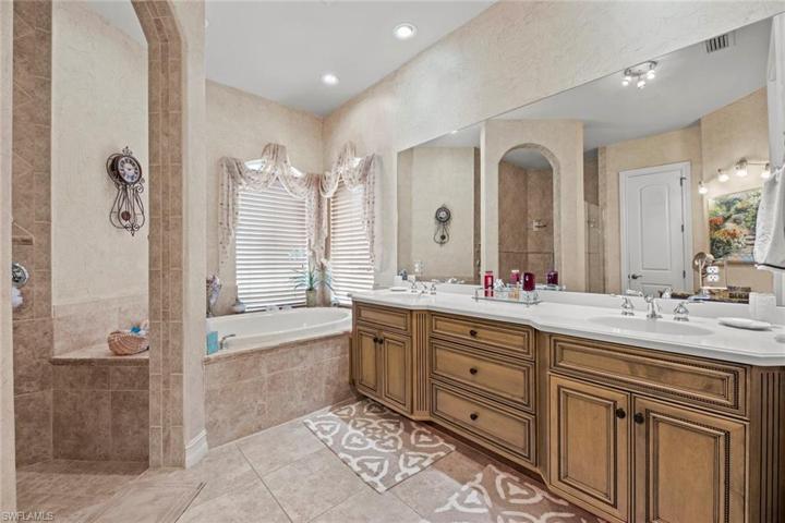 20296  Leopard  LN, Estero, FL 33928
