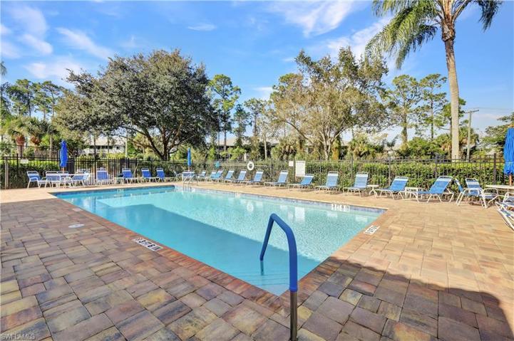 289  Robin Hood  CIR, Naples, FL 34104