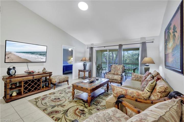289  Robin Hood  CIR, Naples, FL 34104