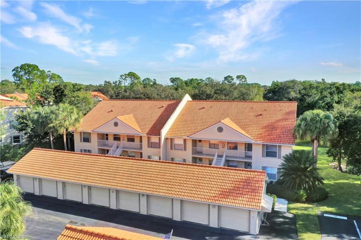 289  Robin Hood  CIR, Naples, FL 34104