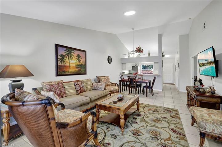 289  Robin Hood  CIR, Naples, FL 34104