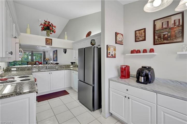 289  Robin Hood  CIR, Naples, FL 34104