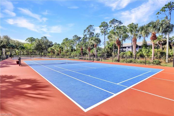 289  Robin Hood  CIR, Naples, FL 34104