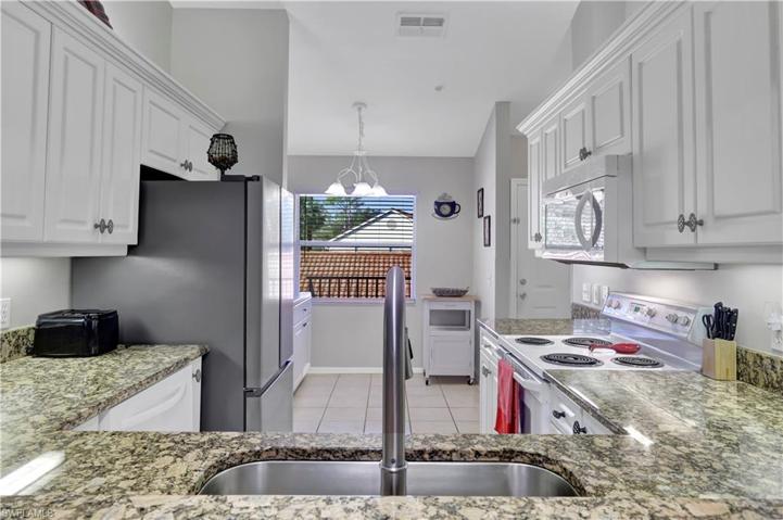 289  Robin Hood  CIR, Naples, FL 34104