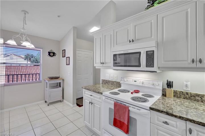 289  Robin Hood  CIR, Naples, FL 34104