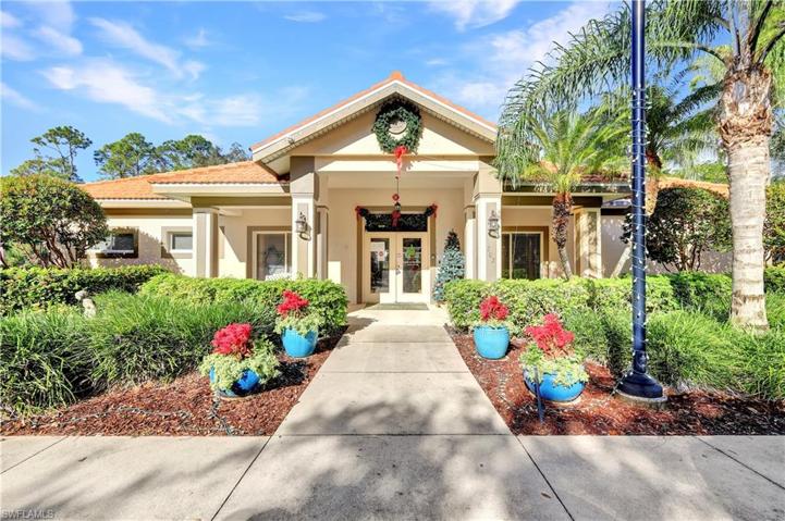 289  Robin Hood  CIR, Naples, FL 34104