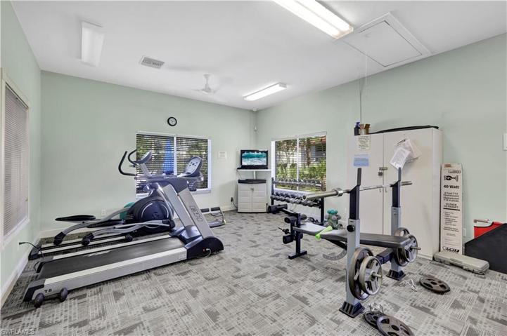 289  Robin Hood  CIR, Naples, FL 34104