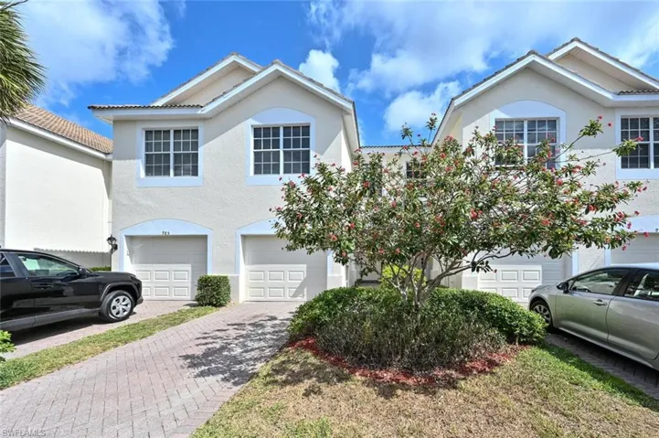 981 Hampton Cir 119, Naples, Florida 34105