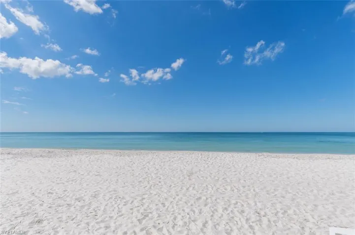 981 Hampton Cir 119, Naples, Florida 34105