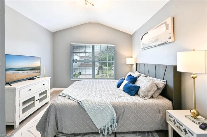 981 Hampton Cir 119, Naples, Florida 34105