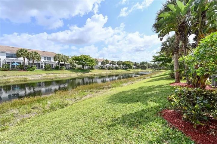 981 Hampton Cir 119, Naples, Florida 34105