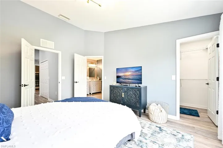 981 Hampton Cir 119, Naples, Florida 34105